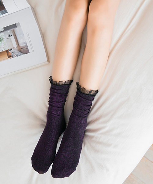 Fun & Daily（ファンアンドデイリー）の「F&D : ラメレースアップソックス（ソックス/靴下・レディース・チャコールグレー/ブラウン/パープル・FREE）」の3枚目の写真