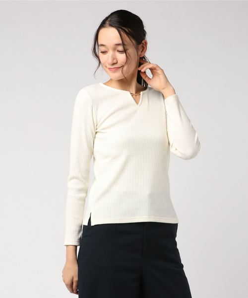 one way(ワンウェイ)の「キーネックカットソー起毛(Tシャツ/カットソー・レディース・ホワイト/ブラック/ダークグリーン/ライトブラウン/ボルドー/ライトグレー・M)」の2枚目の写真