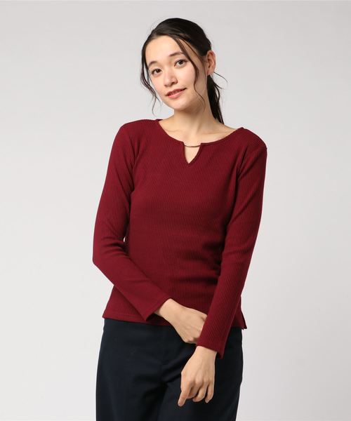 one way(ワンウェイ)の「キーネックカットソー起毛(Tシャツ/カットソー・レディース・ホワイト/ブラック/ダークグリーン/ライトブラウン/ボルドー/ライトグレー・M)」の1枚目の写真