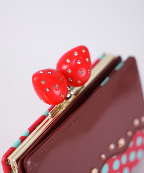 tsumori chisato CARRY（ツモリチサトキャリー）の「いちご　折財布（財布・レディース・ベージュ/レッド/グリーン・FREE）」の4枚目の写真