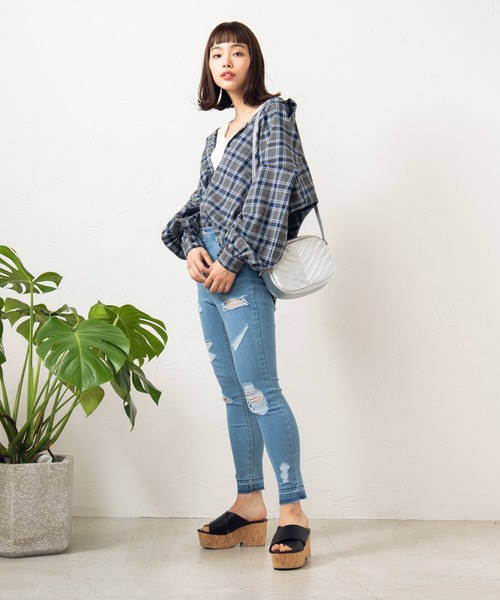 WEGO（ウィゴー）の「WEGO/ハイウエストクラッシュスキニーパンツ（デニムパンツ・レディース・インディゴブルー/ダークインディゴブルー/ライトインディゴブルー・SMALL/MEDIUM/LARGE）」の14枚目の写真