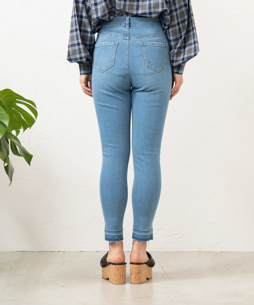 WEGO（ウィゴー）の「WEGO/ハイウエストクラッシュスキニーパンツ（デニムパンツ・レディース・インディゴブルー/ダークインディゴブルー/ライトインディゴブルー・SMALL/MEDIUM/LARGE）」の18枚目の写真