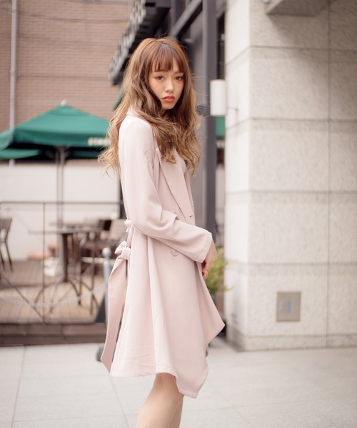 LIPSERVICE(リップサービス)の「アシメドレープトレンチコート(トレンチコート・レディース・ベージュ/ブラック・M/S)」の8枚目の写真