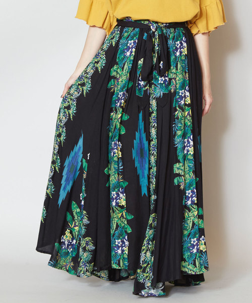 チャイハネ(チャイハネ)の「【チャイハネ】トロピカルフラワーマキシスカート(スカート・レディース・ベージュ/ブラック/ブルー・FREE)」の2枚目の写真