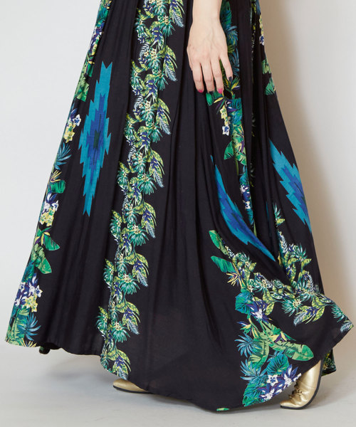 チャイハネ(チャイハネ)の「【チャイハネ】トロピカルフラワーマキシスカート(スカート・レディース・ベージュ/ブラック/ブルー・FREE)」の12枚目の写真