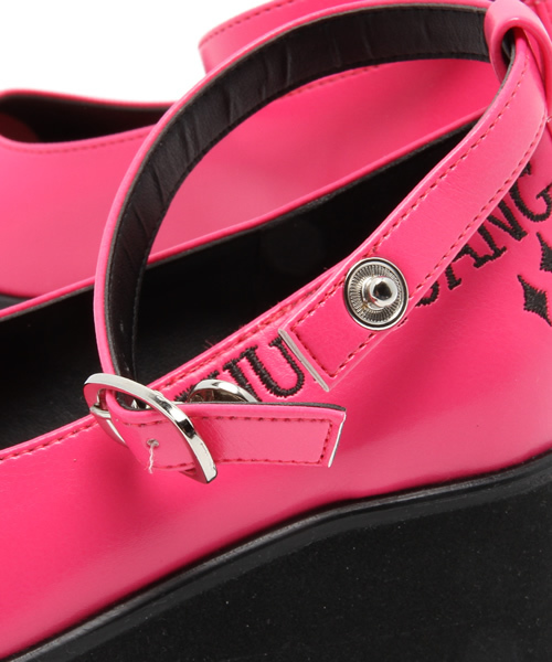 CHUBBYGANG（チャビーギャング）の「ロゴ刺繍 パンプス（パンプス・キッズ・シルバーグレー/ピンク/ブラック・18/17/16）」の6枚目の写真