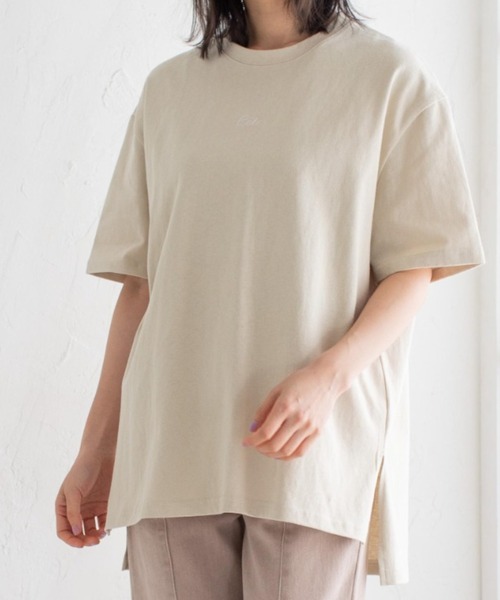 Mysa&Liina(ミーサリーナ)の「ワンポイントロゴビッグT(ユニセックス)(Tシャツ/カットソー・レディース・オフホワイト/ブラック/ブラウン/ベージュ・M)」の4枚目の写真