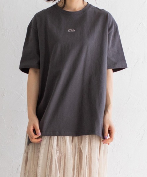 Mysa&Liina(ミーサリーナ)の「ワンポイントロゴビッグT(ユニセックス)(Tシャツ/カットソー・レディース・オフホワイト/ブラック/ブラウン/ベージュ・M)」の3枚目の写真