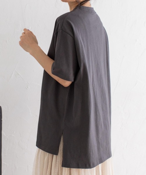 Mysa&Liina(ミーサリーナ)の「ワンポイントロゴビッグT(ユニセックス)(Tシャツ/カットソー・レディース・オフホワイト/ブラック/ブラウン/ベージュ・M)」の13枚目の写真