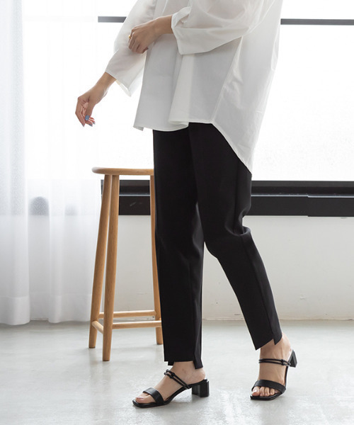 MODE ROBE（モードローブ）の「センタータックストレートパンツ（その他パンツ・レディース・ベージュ/ブラック・S/M/L）」の8枚目の写真