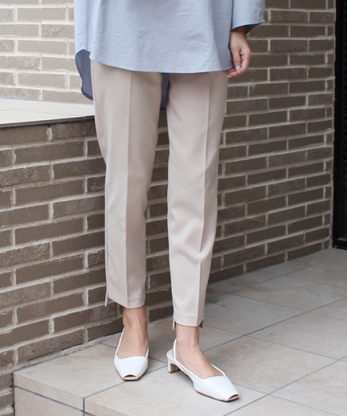 MODE ROBE（モードローブ）の「センタータックストレートパンツ（その他パンツ・レディース・ベージュ/ブラック・S/M/L）」の9枚目の写真