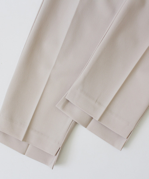 MODE ROBE（モードローブ）の「センタータックストレートパンツ（その他パンツ・レディース・ベージュ/ブラック・S/M/L）」の21枚目の写真