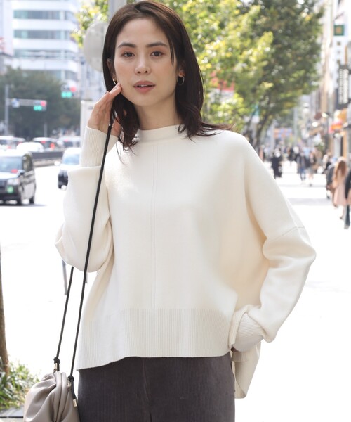 トレンドポンチョ風ニット