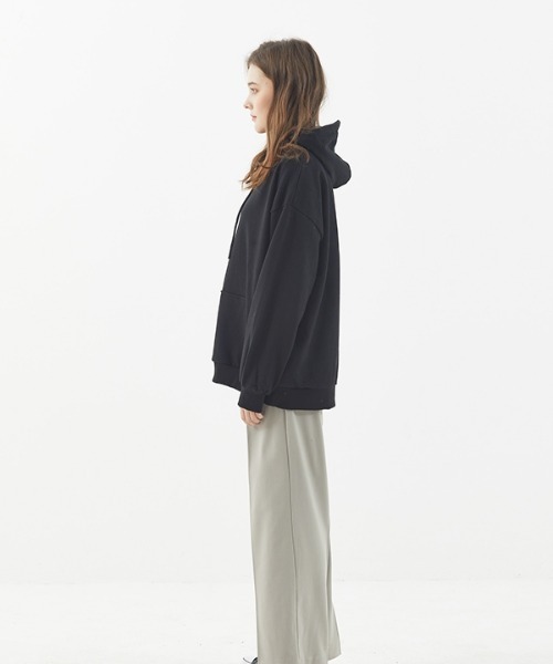 manavis7(マナビスセブン)の「【MANAVIS7 】BOXY EMBROIDERY HOODIE / ボクシー 刺繍フーディ(パーカー・レディース・ブラック/グレー・FREE)」の6枚目の写真