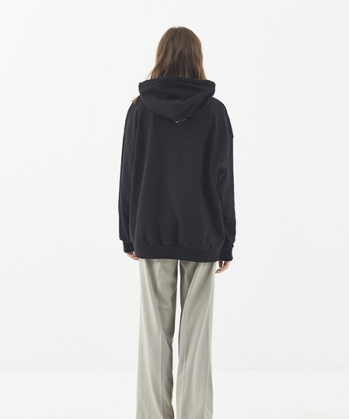 manavis7(マナビスセブン)の「【MANAVIS7 】BOXY EMBROIDERY HOODIE / ボクシー 刺繍フーディ(パーカー・レディース・ブラック/グレー・FREE)」の5枚目の写真
