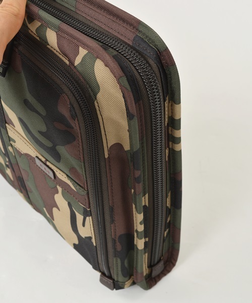【廃盤】未使用品　TUMI SHIPS 別注　クラッチバッグ　カモフラージュ柄 TUMI（トゥミ）の「TUMI for SHIPS: 【カモフラージュ】 ニュー