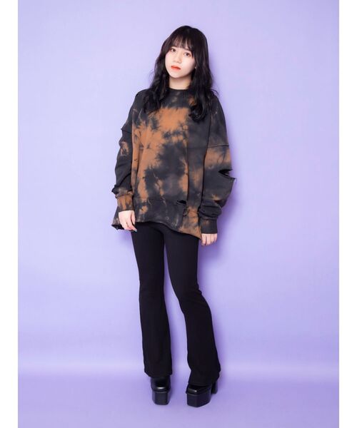 Now me. by NYLON JAPAN(ナウミーバイナイロンジャパン)の「【MiDORiKO EMPiRE】ユニセックスタイダイスウェット(スウェット・レディース・その他・FREE)」の3枚目の写真
