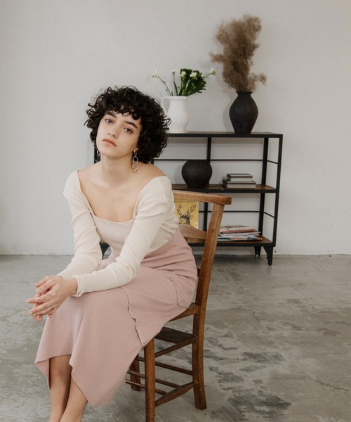 ACCL(エーシーシーエル)の「テレコアシメスカート(スカート・レディース・ベージュ/ピンクベージュ/ブラック・FREE)」の3枚目の写真