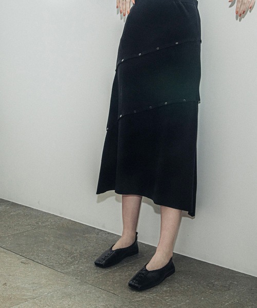 ACCL(エーシーシーエル)の「テレコアシメスカート(スカート・レディース・ベージュ/ピンクベージュ/ブラック・FREE)」の5枚目の写真