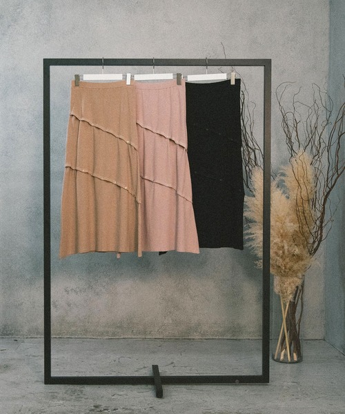 ACCL(エーシーシーエル)の「テレコアシメスカート(スカート・レディース・ベージュ/ピンクベージュ/ブラック・FREE)」の12枚目の写真