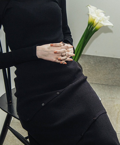 ACCL(エーシーシーエル)の「テレコアシメスカート(スカート・レディース・ベージュ/ピンクベージュ/ブラック・FREE)」の6枚目の写真