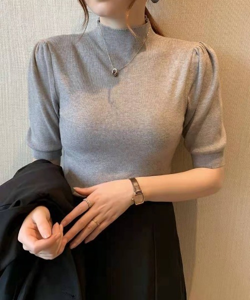 ABITOKYO（アビトーキョー）の「パワーショルダーハイネックプルオーバー（ニット/セーター・レディース・ホワイト/ブラック/ベージュ/グレー/イエロー/グリーン/カーキブラウン・FREE）」の3枚目の写真