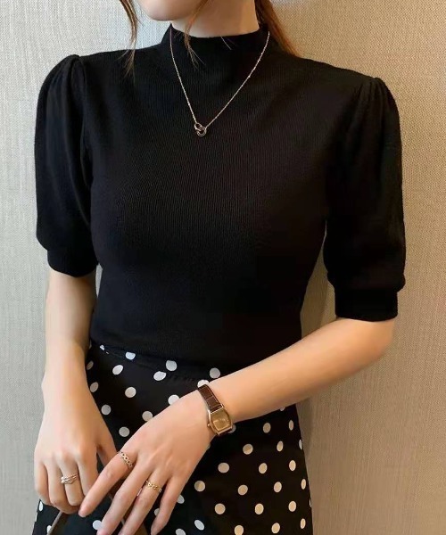 ABITOKYO（アビトーキョー）の「パワーショルダーハイネックプルオーバー（ニット/セーター・レディース・ホワイト/ブラック/ベージュ/グレー/イエロー/グリーン/カーキブラウン・FREE）」の2枚目の写真