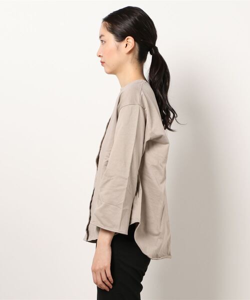 human woman(ヒューマンウーマン)の「≪Japan Couture≫ハイゲージ裏毛ブラウス(シャツ/ブラウス・レディース・ネイビー/ダークベージュ・MEDIUM)」の13枚目の写真