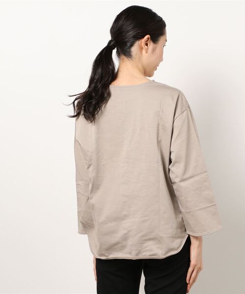 human woman(ヒューマンウーマン)の「≪Japan Couture≫ハイゲージ裏毛ブラウス(シャツ/ブラウス・レディース・ネイビー/ダークベージュ・MEDIUM)」の15枚目の写真