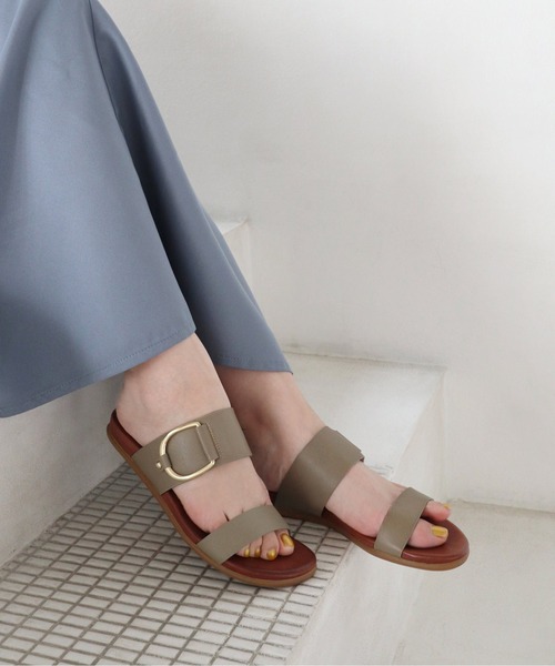 MODE KAORI(モードカオリ)の「バックル付き レザーフラットサンダル/55067(サンダル・レディース・ブラック/カーキ/ブラウン系その他・M/L/S)」の1枚目の写真