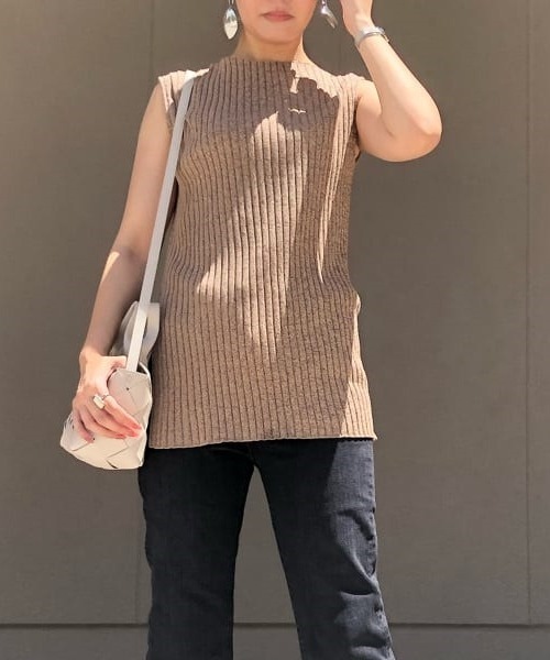 Mila Owen（ミラオーウェン）の「アメスリリブタンクトップ（ニット/セーター・レディース・ブラック/パープル/マルチ/ライトベージュ・1/0）」の4枚目の写真