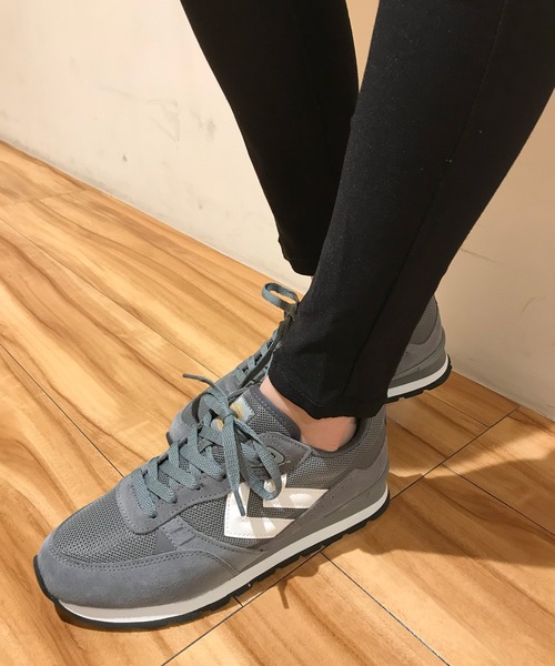 hummel(ヒュンメル)の「hummel/ヒュンメル THOR/ソー(スニーカー・メンズ・ブラック×ホワイト/ベージュ/グレー/ホワイト系その他/グレー系その他/ホワイト×レッド・25cm/27cm/25.5cm/26.5cm/28cm/23cm/24cm/22.5cm)」の4枚目の写真