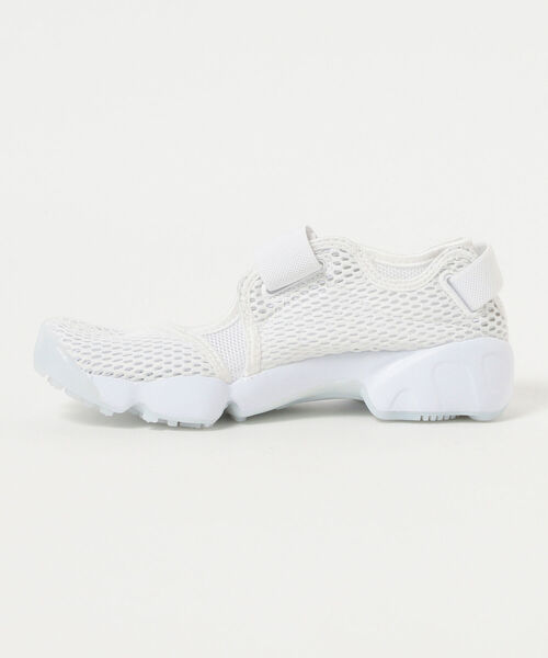 NIKE（ナイキ）の「NIKE / ウィメンズ エアリフト ブリーズ（スニーカー・レディース・ブラック/ホワイト・23.0cm/24.0cm/25.0cm/26.0cm）」の4枚目の写真