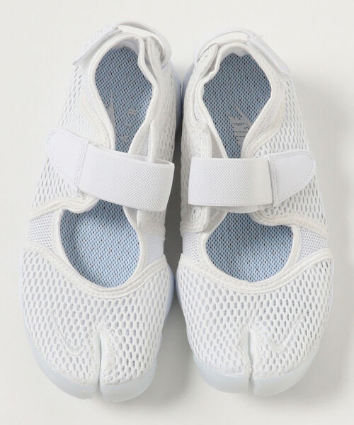 NIKE（ナイキ）の「NIKE / ウィメンズ エアリフト ブリーズ（スニーカー・レディース・ブラック/ホワイト・23.0cm/24.0cm/25.0cm/26.0cm）」の6枚目の写真