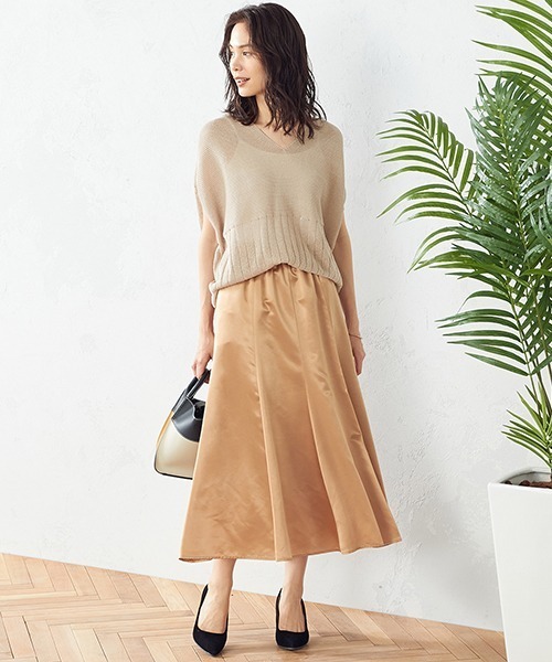 COMME CA ISM（コムサイズム）の「サテンマーメイドスカート（スカート・レディース・キャメル/グレイッシュベージュ・SMALL/MEDIUM/LARGE）」の8枚目の写真