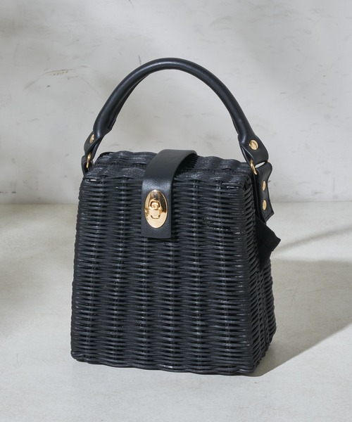 Chico（チコ）の「スクエアチェーンショルダーカゴバック（ショルダーバッグ・レディース・ベージュ/アイボリー/ブラック・FREE）」の12枚目の写真