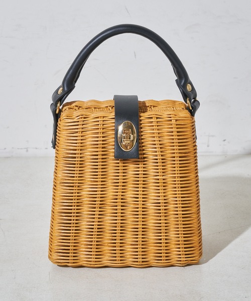 Chico（チコ）の「スクエアチェーンショルダーカゴバック（ショルダーバッグ・レディース・ベージュ/アイボリー/ブラック・FREE）」の21枚目の写真