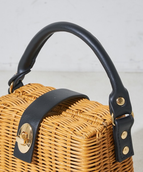 Chico（チコ）の「スクエアチェーンショルダーカゴバック（ショルダーバッグ・レディース・ベージュ/アイボリー/ブラック・FREE）」の19枚目の写真