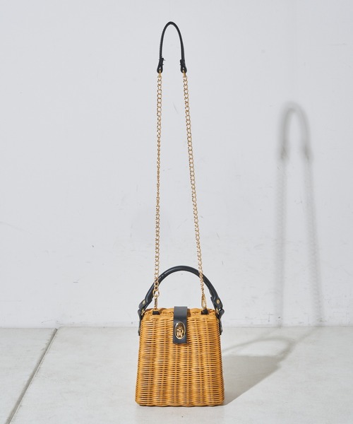 Chico（チコ）の「スクエアチェーンショルダーカゴバック（ショルダーバッグ・レディース・ベージュ/アイボリー/ブラック・FREE）」の10枚目の写真