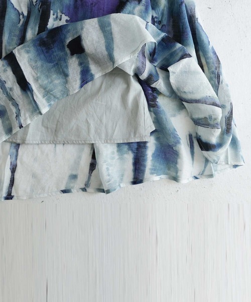 antiqua(アンティカ)の「水彩画風アート柄ロングスカート(スカート・レディース・ブルー・FREE)」の15枚目の写真