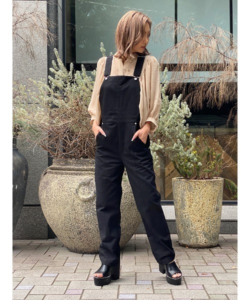 ENVYM（アンビー）の「スリムサロペット（サロペット/オーバーオール・レディース・ブラック/アイボリー・FREE）」の9枚目の写真