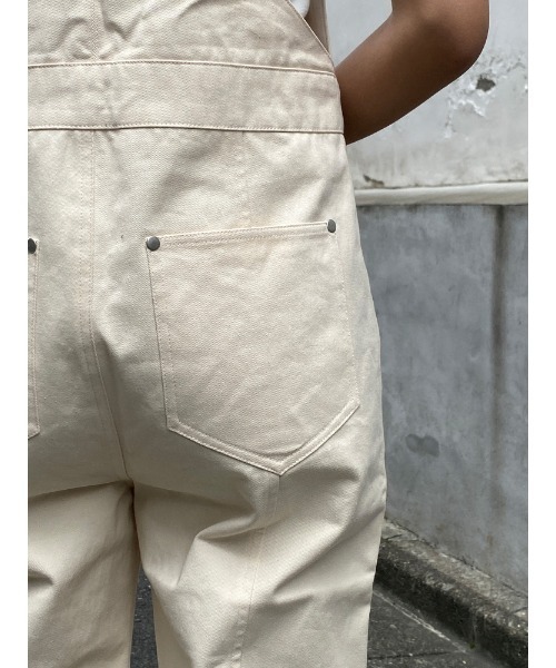 ENVYM（アンビー）の「スリムサロペット（サロペット/オーバーオール・レディース・ブラック/アイボリー・FREE）」の16枚目の写真