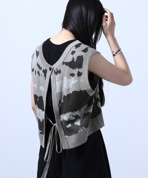 HARE（ハレ）の「ABSTRACTバックリボンニットベスト(HARE)（ベスト・レディース・グレー/ブラウン・FREE）」の10枚目の写真