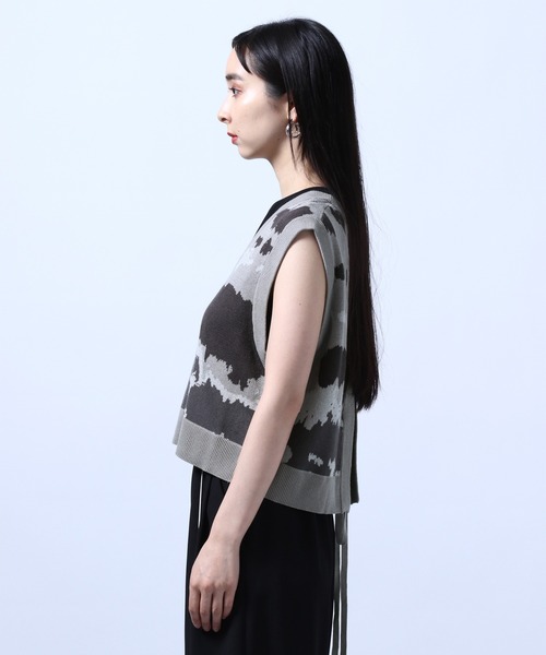 HARE（ハレ）の「ABSTRACTバックリボンニットベスト(HARE)（ベスト・レディース・グレー/ブラウン・FREE）」の12枚目の写真