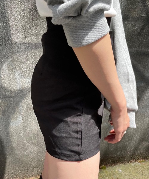 WEGO(ウィゴー)の「WEGO/サイドギャザーミニスカート(スカート・レディース・ホワイト/ブラック・SMALL/MEDIUM)」の15枚目の写真