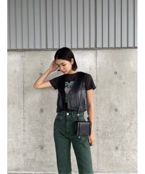 MOUSSY(マウジー)の「F/LEATHER FRINGE ベスト(ベスト・レディース・ダークブラウン/ブラック・FREE)」の17枚目の写真