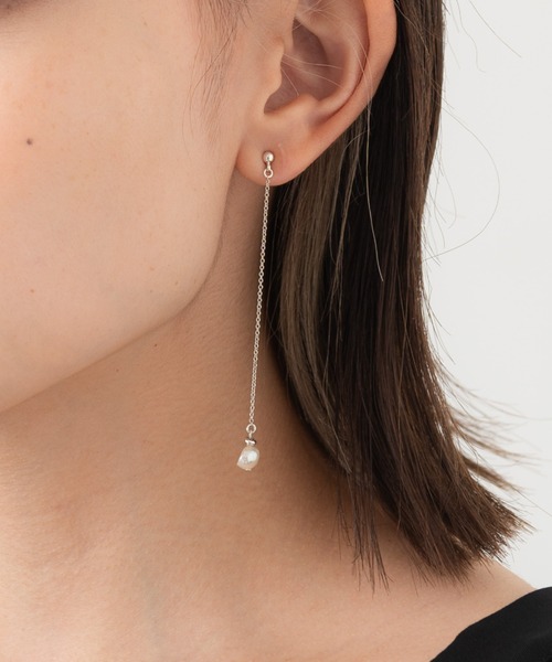 LAYMEE(レイミー)の「Pearl silver pierce / パールシルバーピアス(ピアス(両耳用)・レディース・シルバー/ゴールド・FREE)」の4枚目の写真