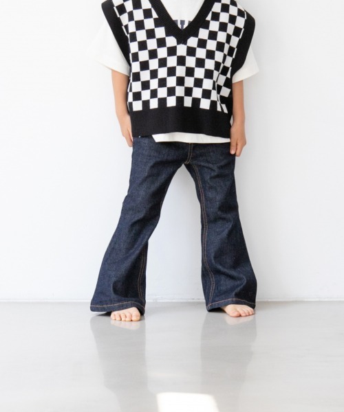 LOWRYS FARM(ローリーズファーム)の「CONEデニムフレアパンツ 218148(デニムパンツ・キッズ・ブルー/ワンウォッシュ・110cm/120cm/130cm/140cm/150cm)」の1枚目の写真