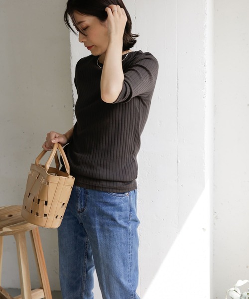 URBAN RESEARCH DOORS（アーバンリサーチドアーズ）の「針抜き6分袖カットソー（Tシャツ/カットソー・レディース・アイボリー/チャコールグレー/ブラウン・ONE）」の18枚目の写真