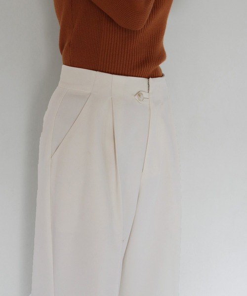 CLEIO（クレイオ）の「【CLEIO】ツイルストレートタックパンツ（その他パンツ・レディース・ベージュ/アイボリー・S/M）」の10枚目の写真